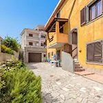 Angela House By Interhome شقة كاستيلساردو